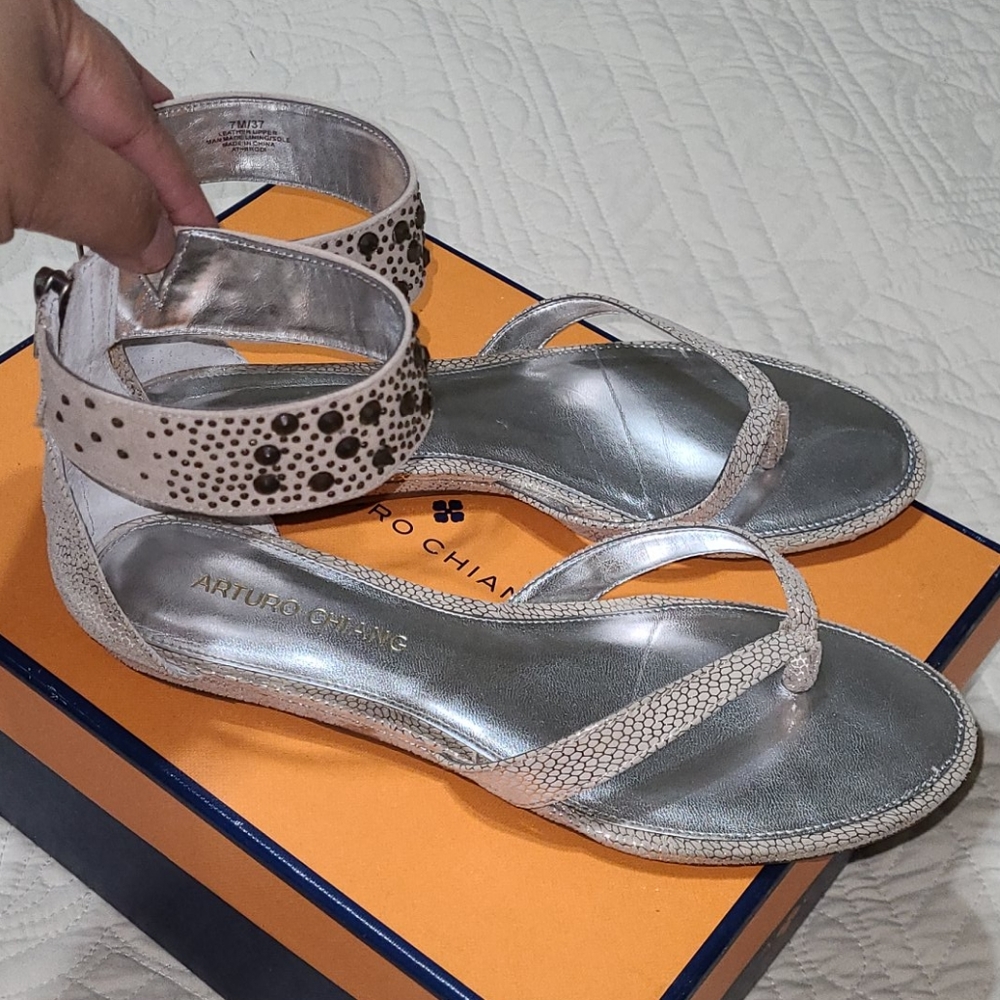 Arturo Chiang Back Zip Sandal